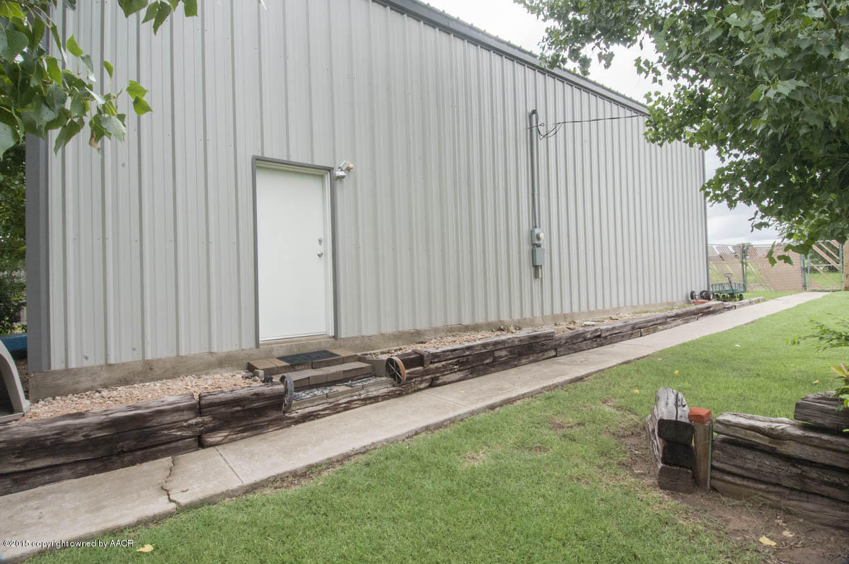 712 Rietman Street Amarillo, TX 79108 - Photo 35 of 37 SHOP VIEW 3