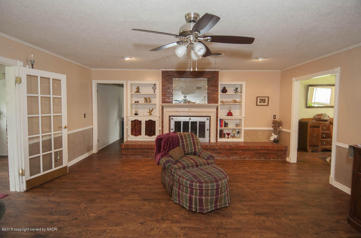 712 Rietman Street Amarillo, TX 79108 - Photo 5 of 37 LIVING VIEW 4
