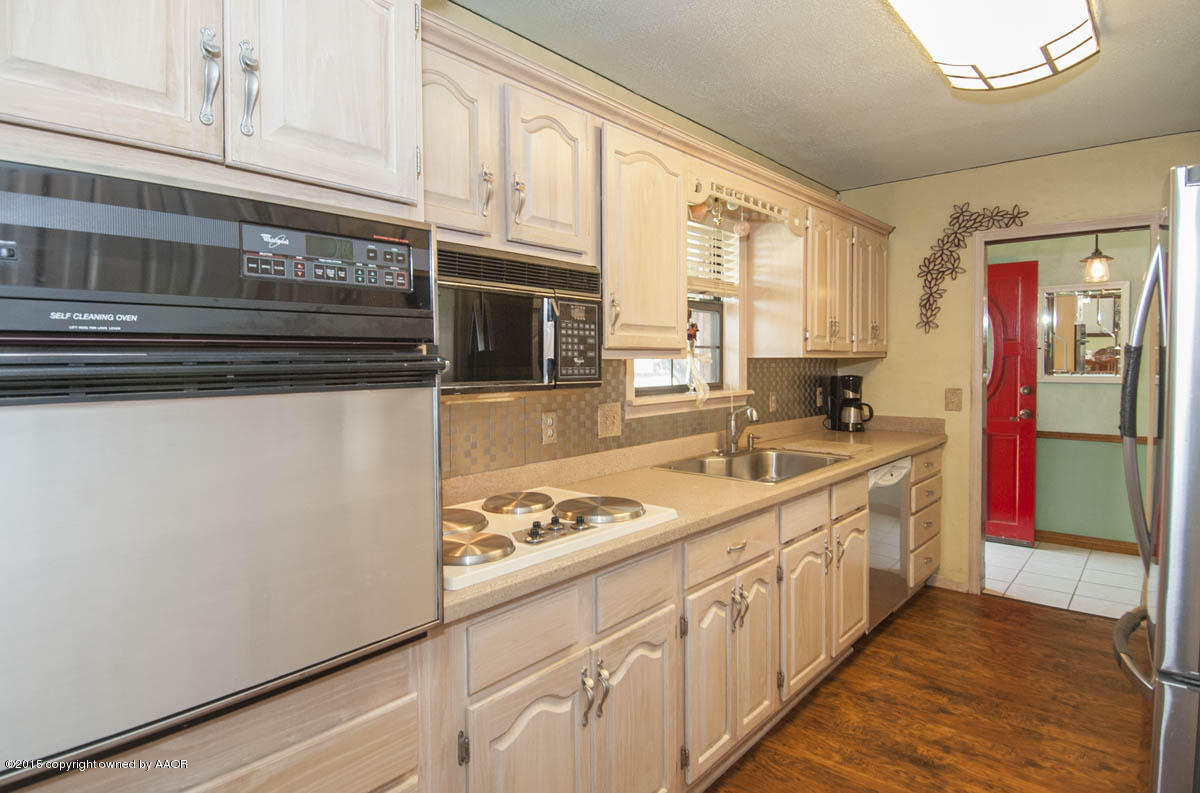 712 Rietman Street Amarillo, TX 79108 - Photo 8 of 37 KITCHEN VIEW 3