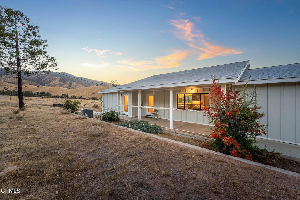 2170 Aliso Park Road Maricopa, CA 93252 - Photo 23 of 72 a front view of a house with garden