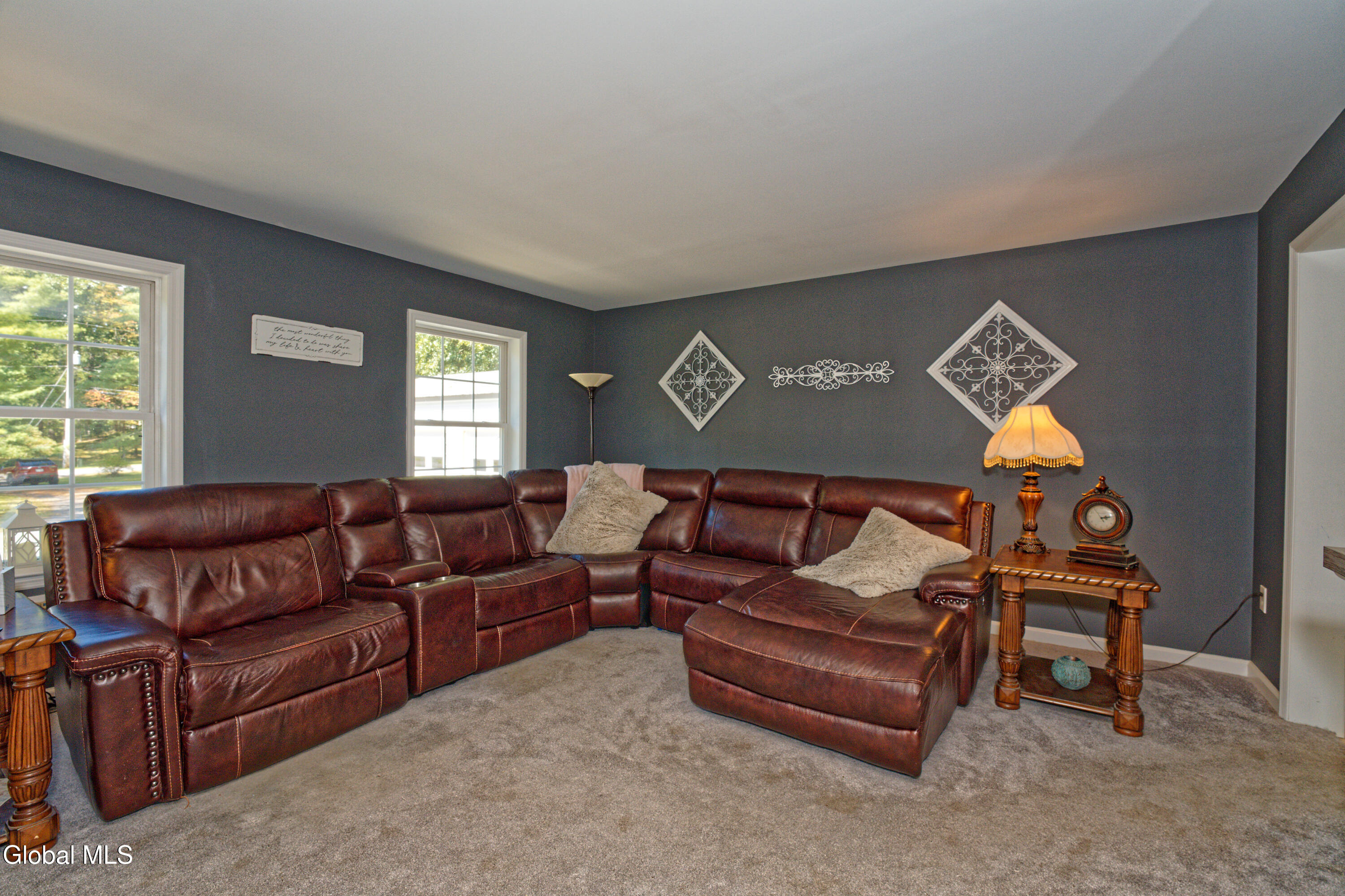 139 Homestead Road Saratoga, NY 12866 - Photo 13 of 67 4 Livingroom 3