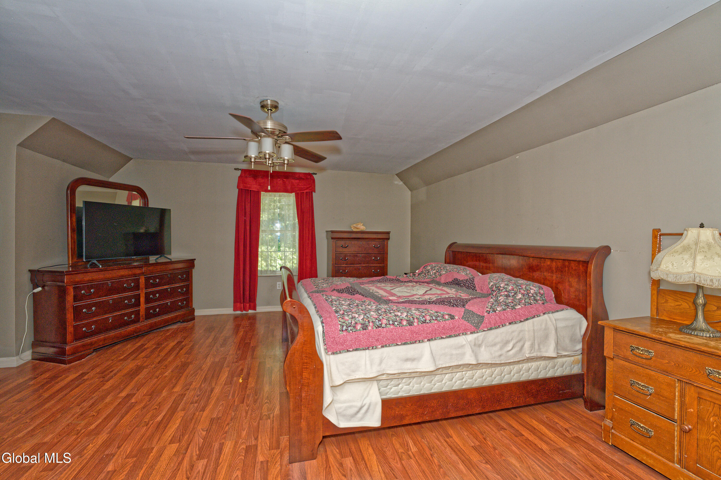139 Homestead Road Saratoga, NY 12866 - Photo 14 of 67 6 Master 1