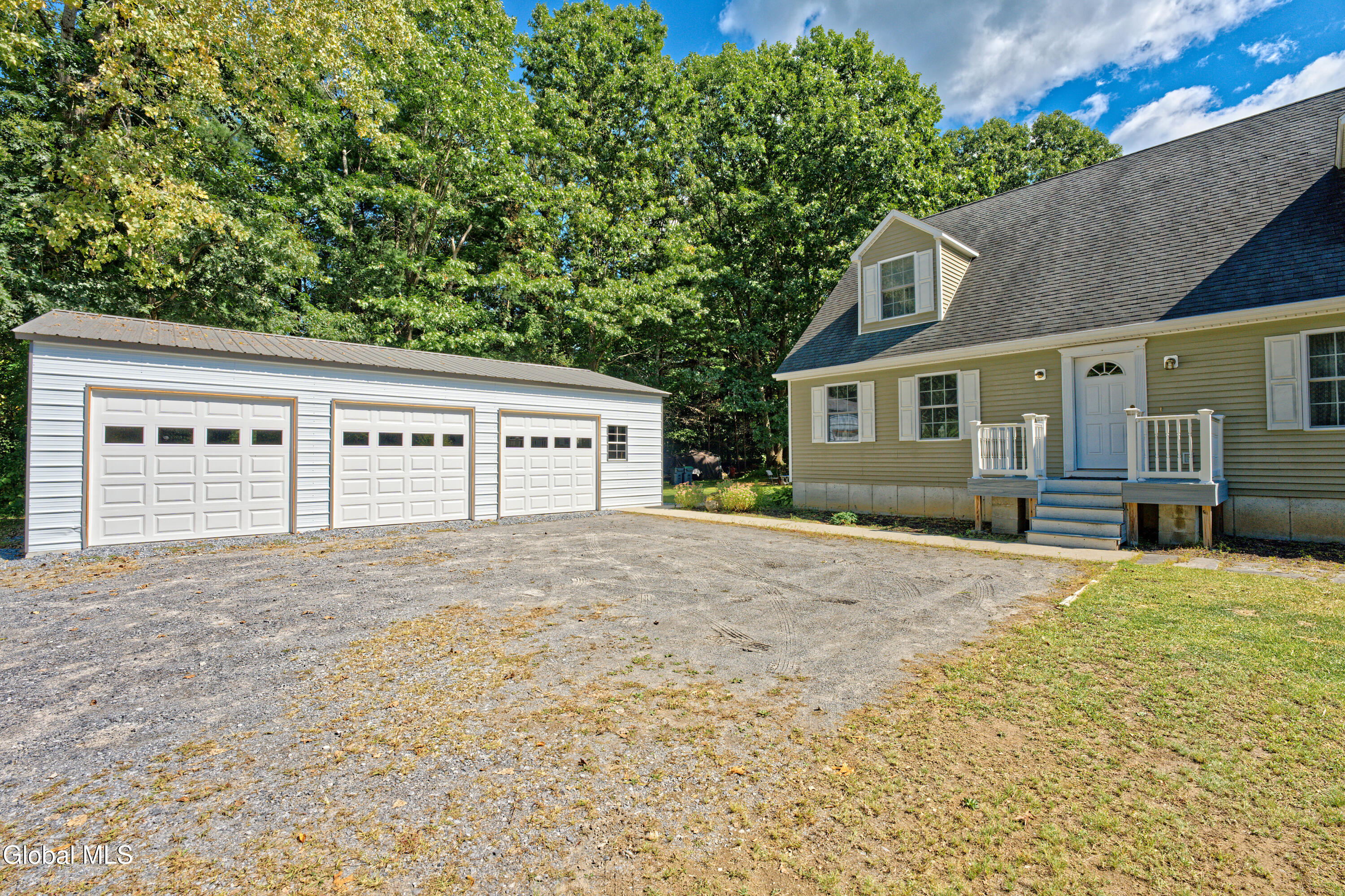 139 Homestead Road Saratoga, NY 12866 - Photo 2 of 67 0 Front 4