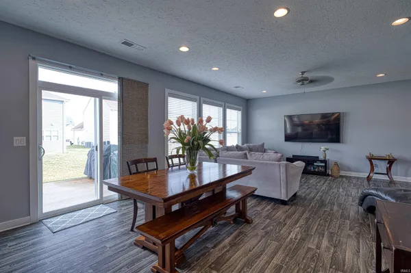 $363,999 | 3042 Cornerstone Court, Newburgh, IN 47630