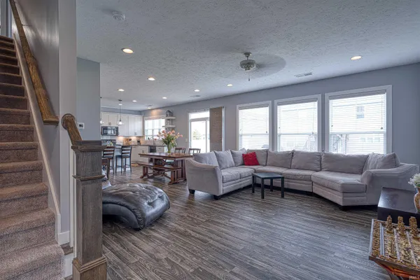 $363,999 | 3042 Cornerstone Court, Newburgh, IN 47630