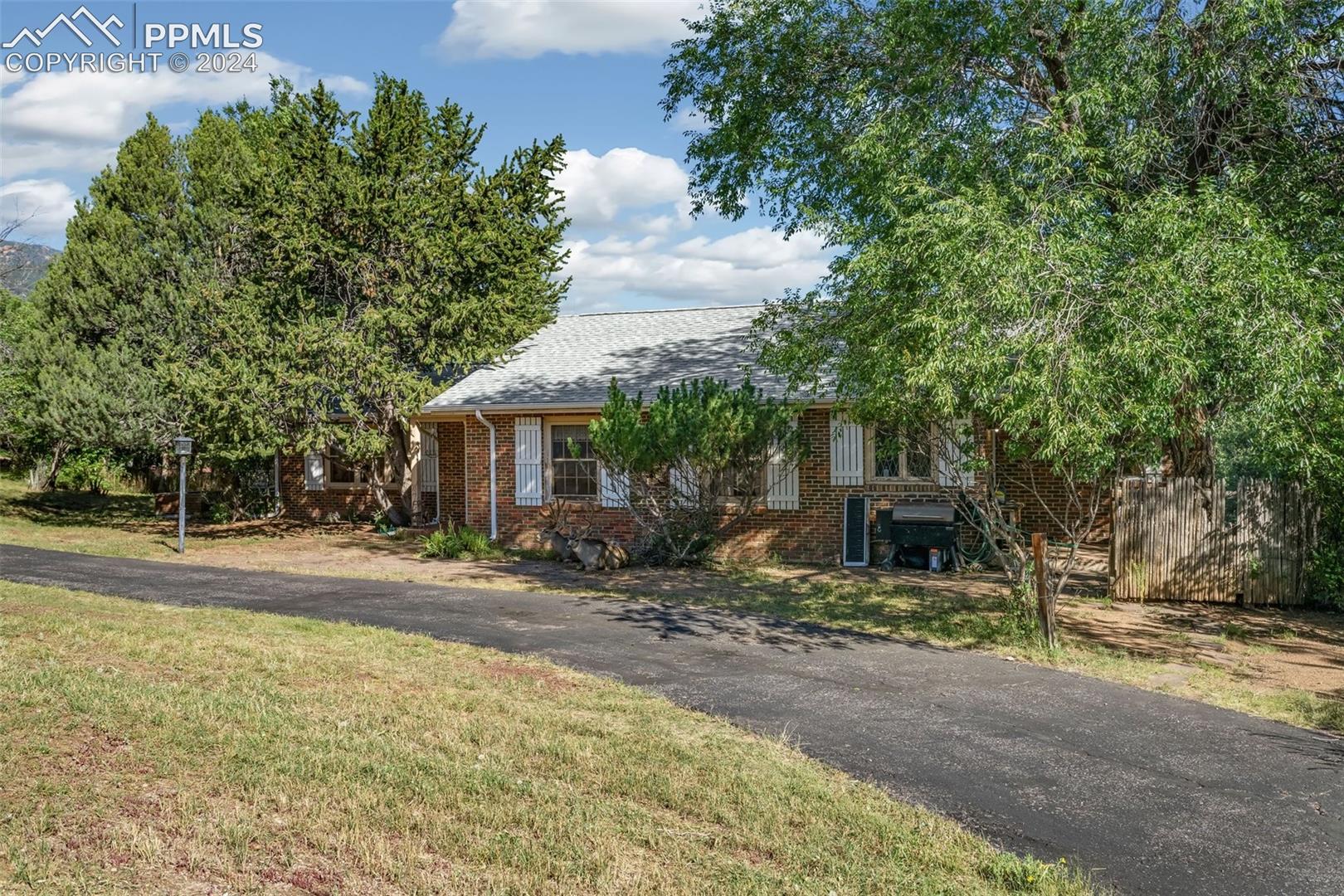 14 Upland Road Colorado Springs, CO 80906 - Photo 1 of 42 Front of property