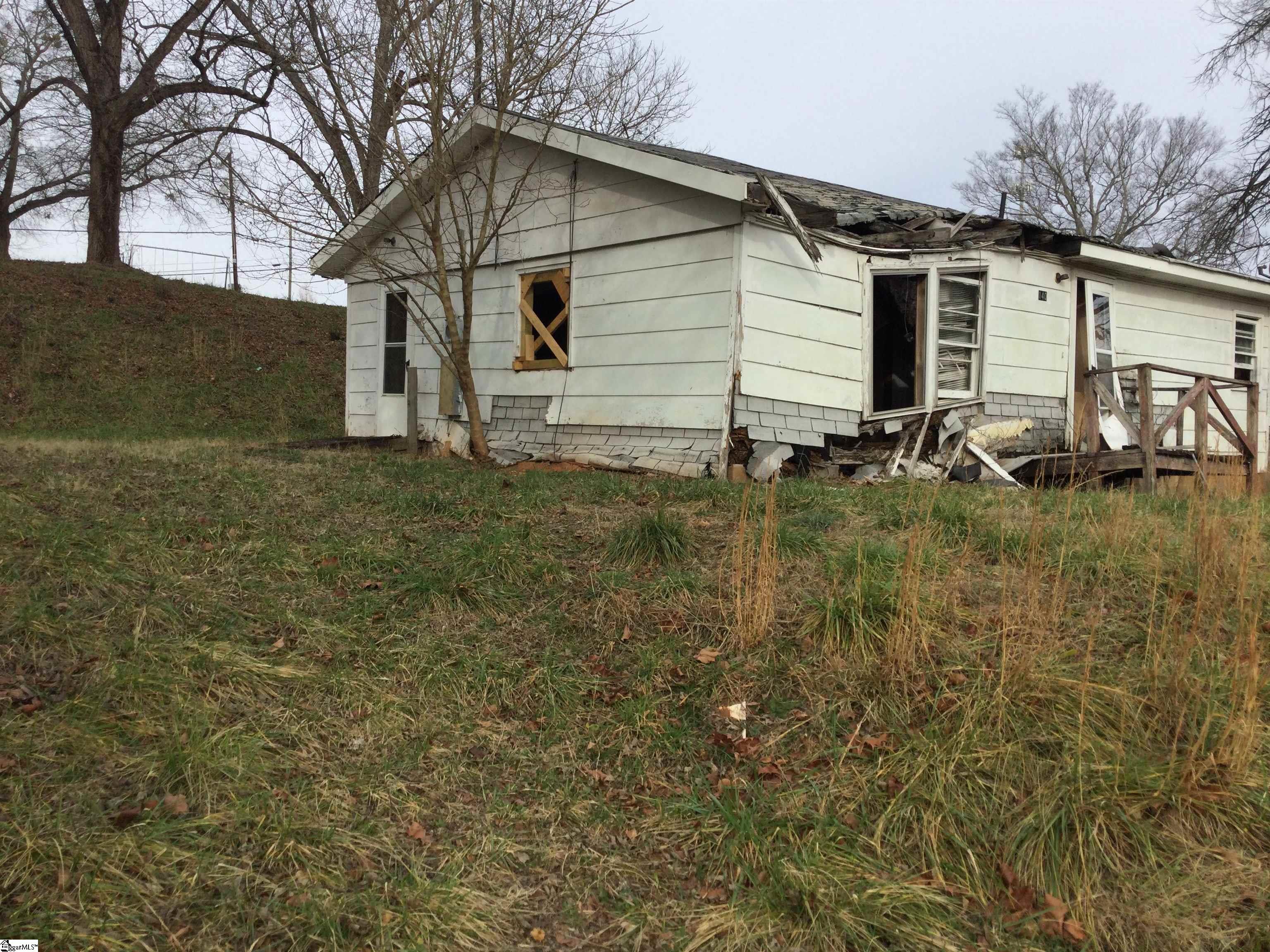 142 Hughes Street Duncan, SC 29334 - Photo 3 of 3