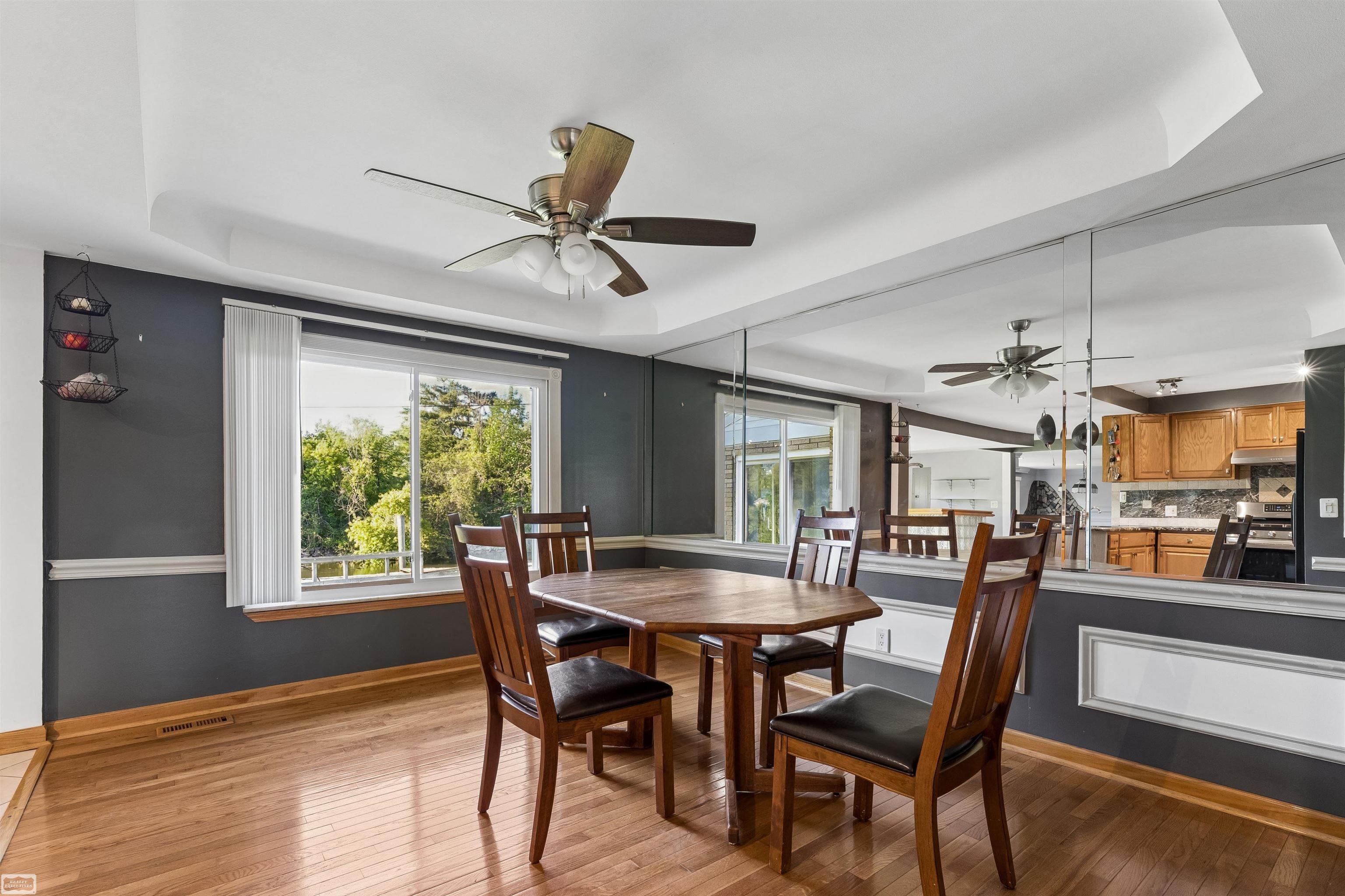 28697 South River Road Harrison Township, MI 48045 - Photo 12 of 41