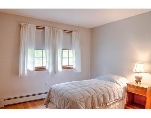 31 Locust Road Chelmsford, MA 01824 - Photo 11 of 30