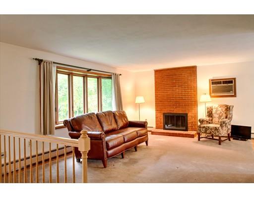 31 Locust Road Chelmsford, MA 01824 - Photo 3 of 30