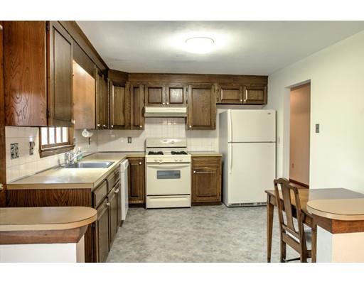 31 Locust Road Chelmsford, MA 01824 - Photo 7 of 30