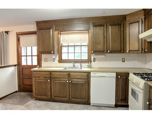 31 Locust Road Chelmsford, MA 01824 - Photo 8 of 30