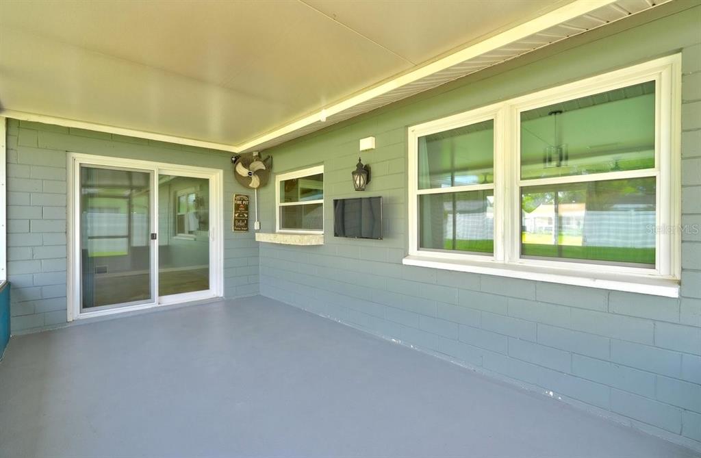1309 Suwanee Road Daytona Beach, FL 32114 - Photo 22 of 33 a view of an entrance of the house