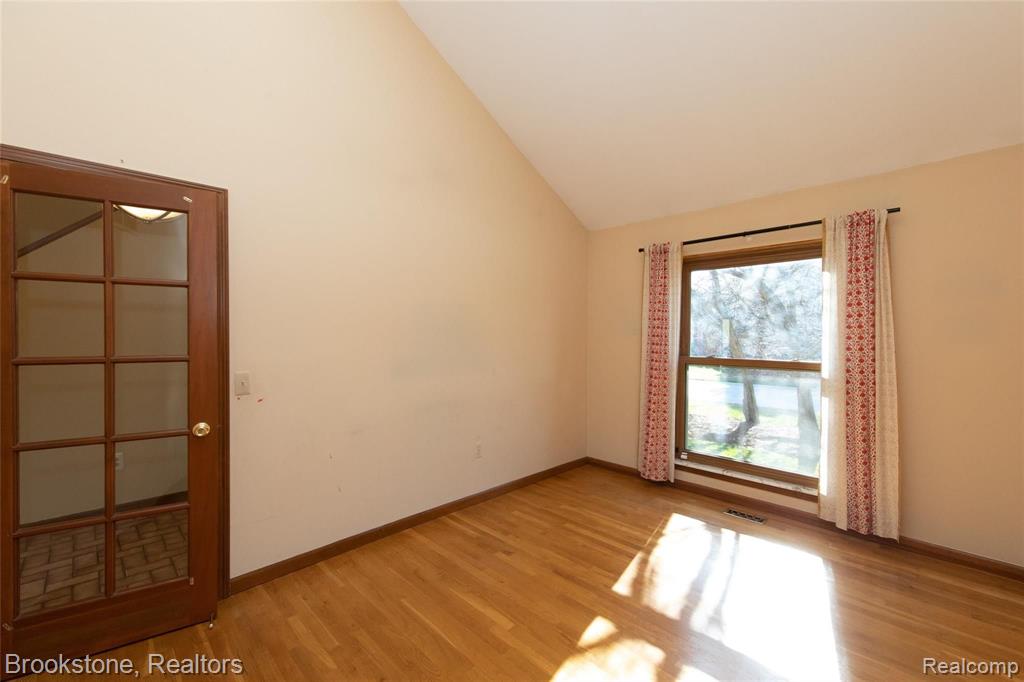 937 Ten Point Drive Rochester Hills, MI 48309 - Photo 16 of 40