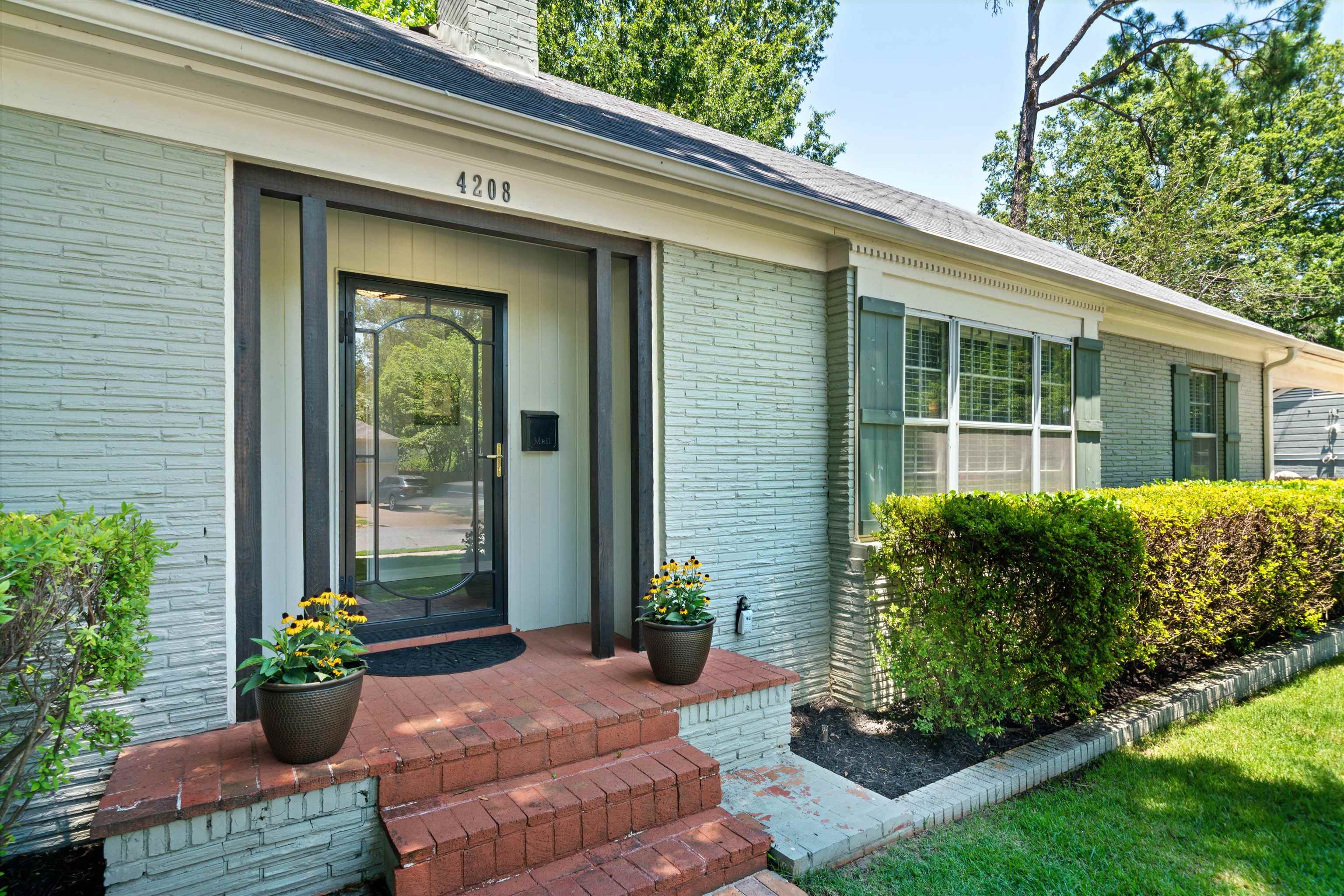 4208 Chickasaw Road Memphis, TN 38117 - Photo 2 of 25 a view of a house with backyard