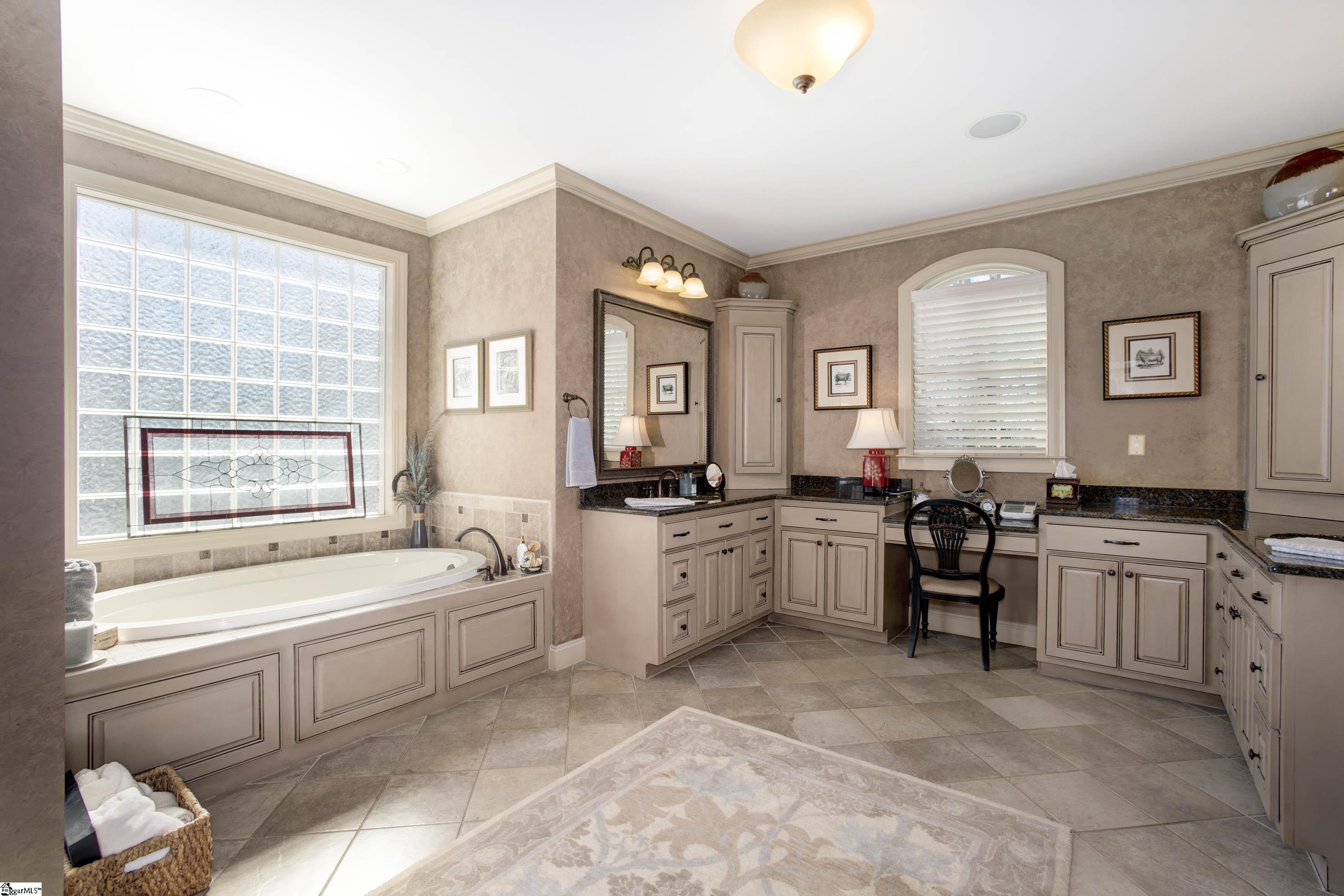 203 Willow Wind Court Easley, SC 29642 - Photo 18 of 36