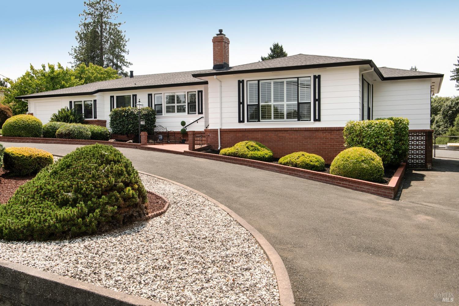 622 Sparkes Road Sebastopol, CA 95472 - Photo 1 of 1 a front view of a house with garden