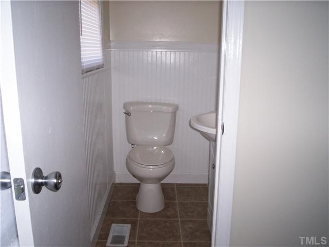 440 Sunnyview Road Henderson, NC 27536 - Photo 8 of 10 Gallery Image 8