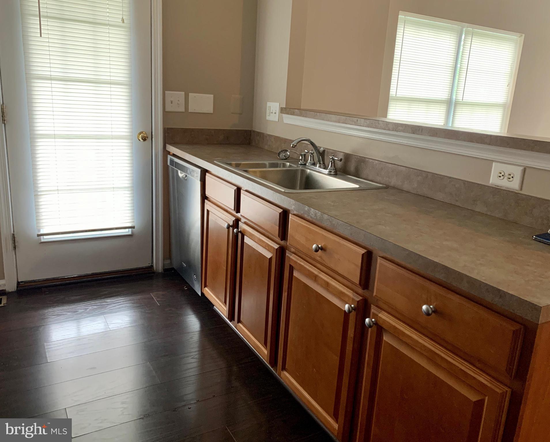 2529 Briar Ridge Lane Odenton, MD 21113 - Photo 6 of 16 Spacious Kitchen