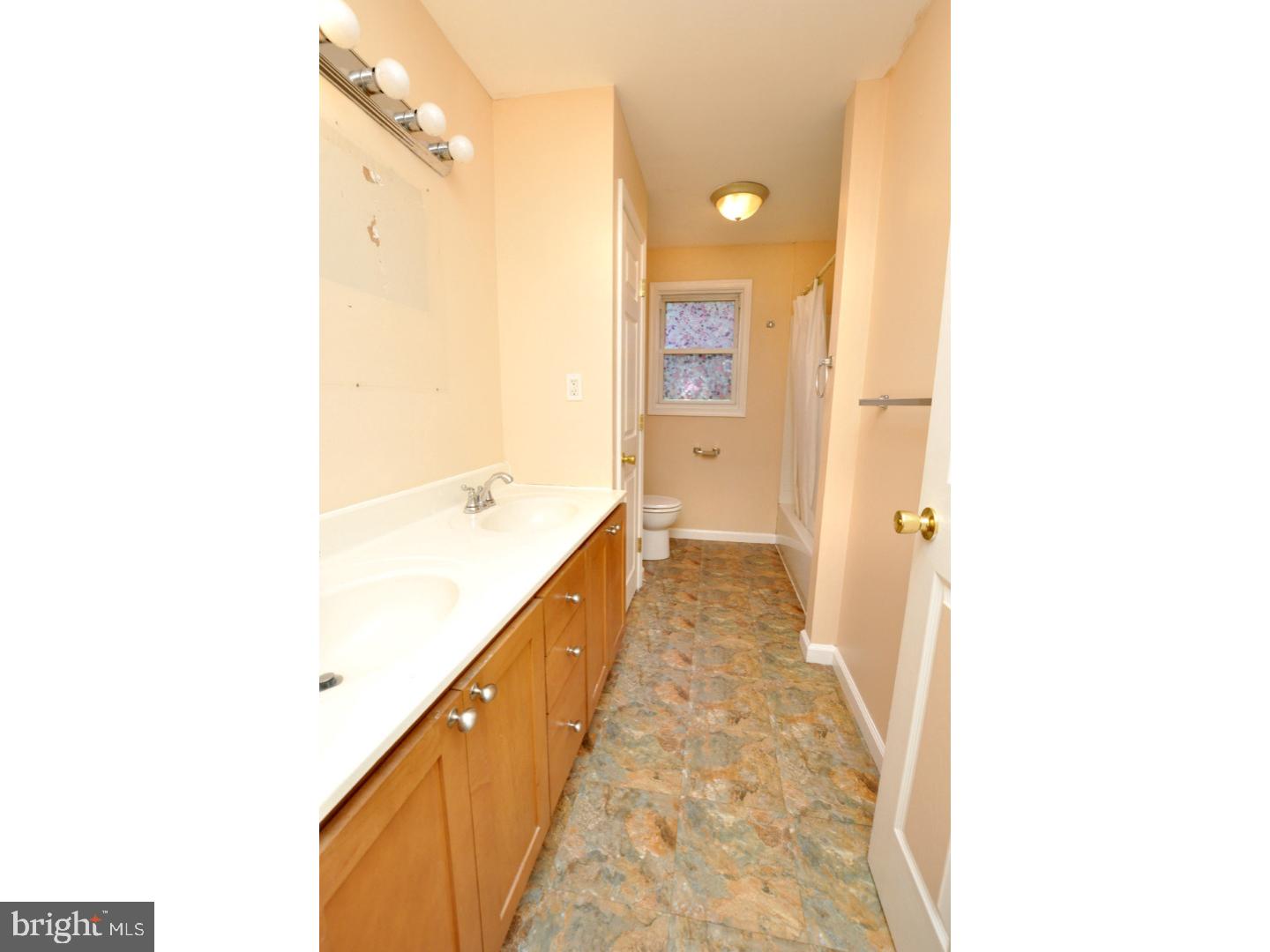 8470 Sheppard Road Pennsauken, NJ 08110 - Photo 15 of 20 Bathroom