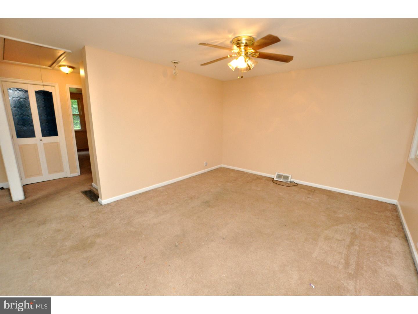 8470 Sheppard Road Pennsauken, NJ 08110 - Photo 3 of 20 Dining Room