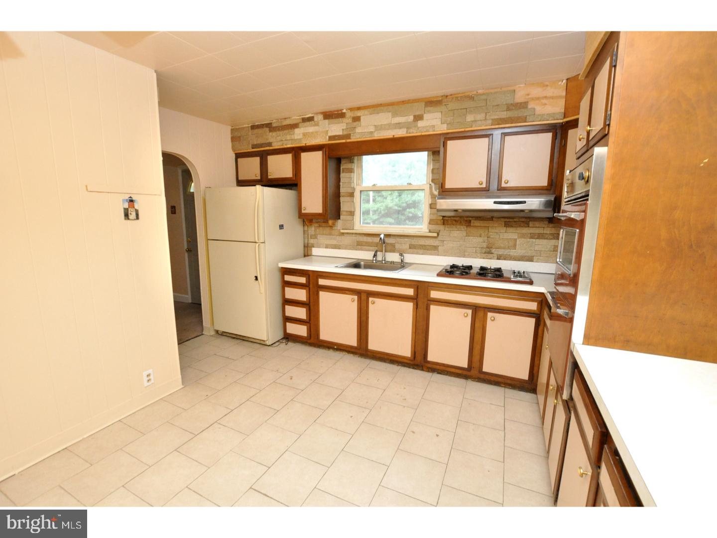 8470 Sheppard Road Pennsauken, NJ 08110 - Photo 7 of 20 Kitchen
