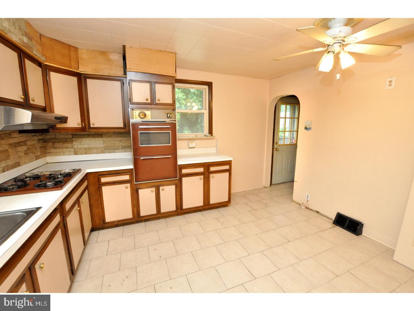 8470 Sheppard Road Pennsauken, NJ 08110 - Photo 8 of 20 Kitchen