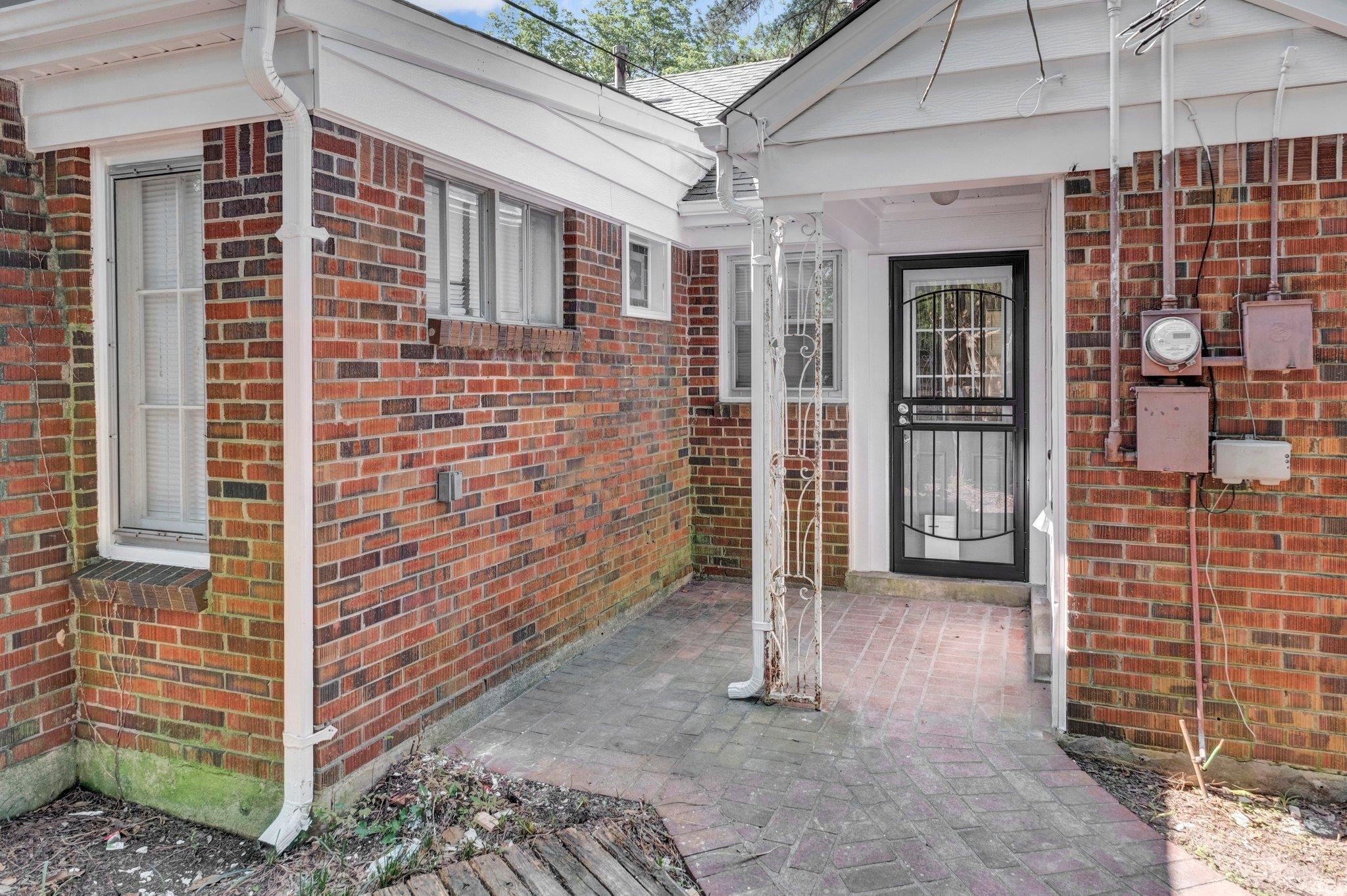 4936 Kaye Road Memphis, TN 38117 - Photo 31 of 32 a view of front door of house