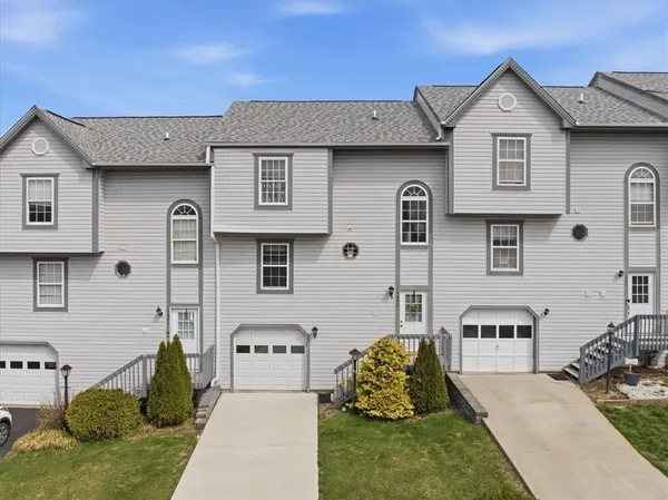 $259,900 | 1403 Lexington Drive, Lawrence, PA 15055