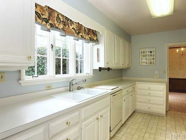 326 West Drewry Lane Raleigh, NC 27609 - Photo 7 of 22 Photo 7