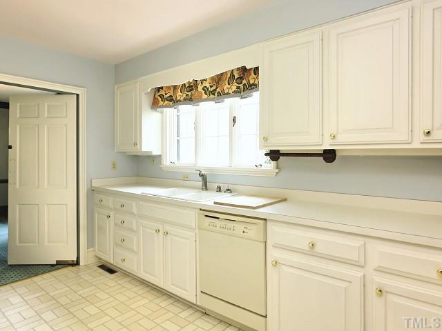326 West Drewry Lane Raleigh, NC 27609 - Photo 9 of 22 Photo 9