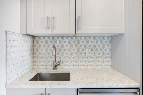 $375,000 | 6040 Boulevard East, Unit 22F, West New York, NJ 07093
