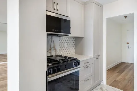 $375,000 | 6040 Boulevard East, Unit 22F, West New York, NJ 07093