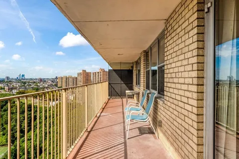 $375,000 | 6040 Boulevard East, Unit 22F, West New York, NJ 07093