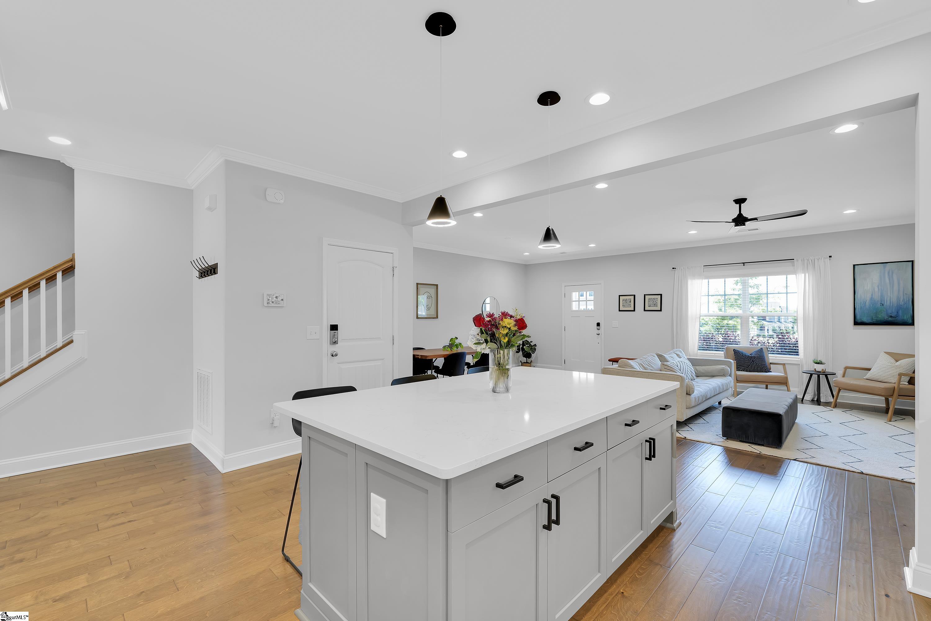 253 Rocky Slope Road Greenville, SC 29607 - Photo 8 of 32 Gallery Image 8