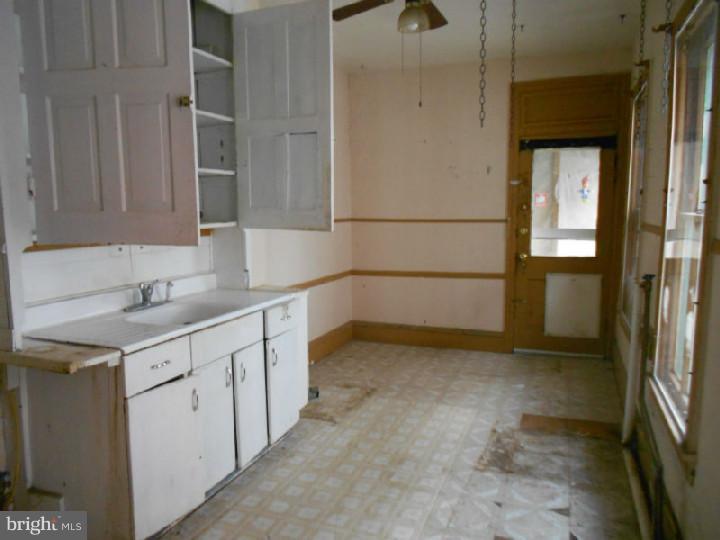 318 Pear Street Reading, PA 19601 - Photo 5 of 12 Gallery Image 5