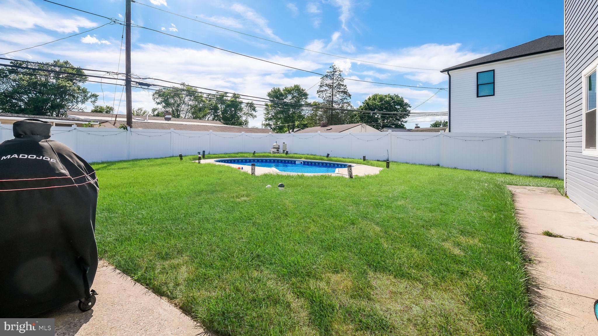 27 Bittersweet Road Levittown, PA 19057 - Photo 34 of 36 Pool
