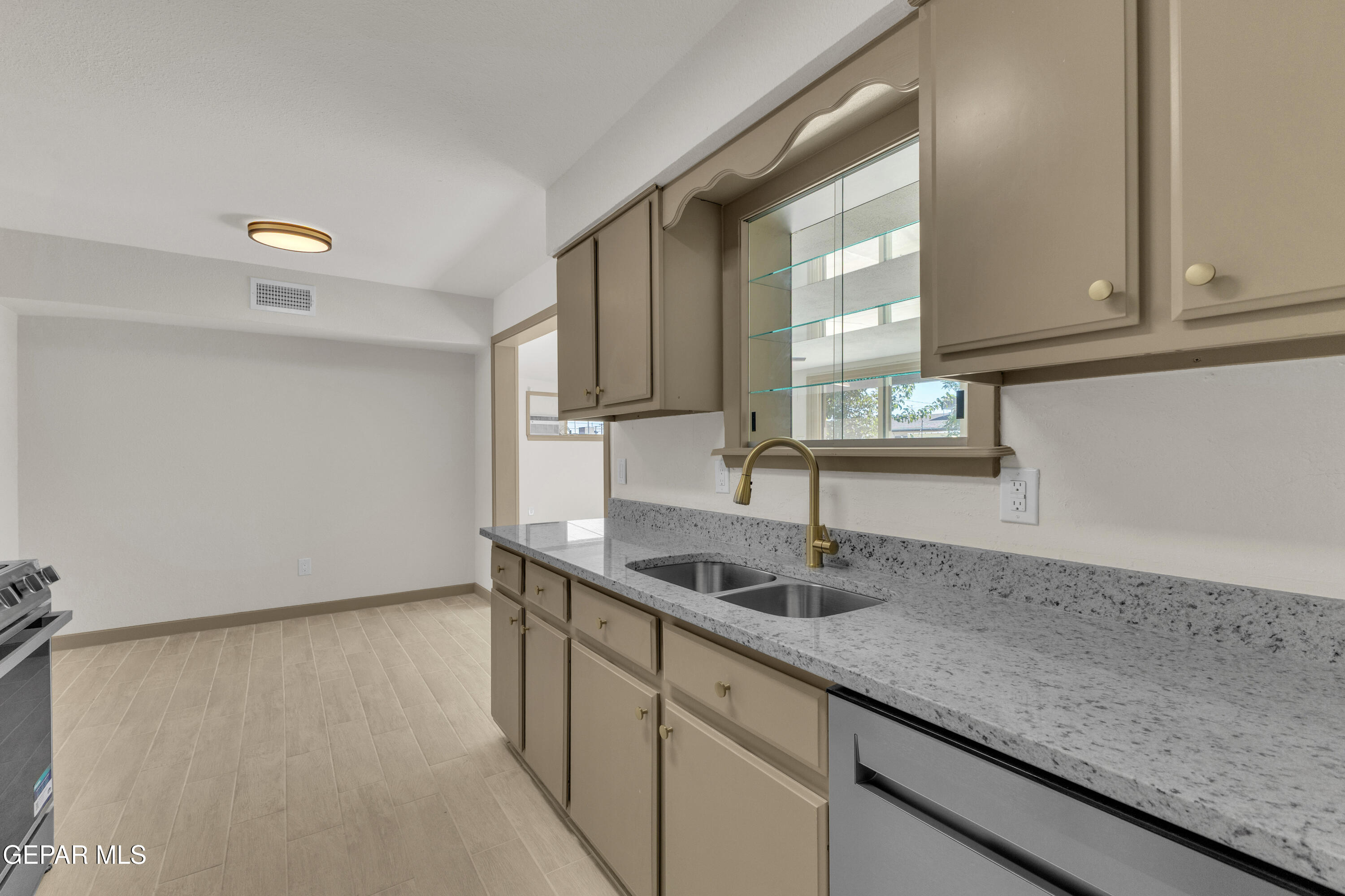 10013 Keystone Lane El Paso, TX 79924 - Photo 12 of 42 2 (8)