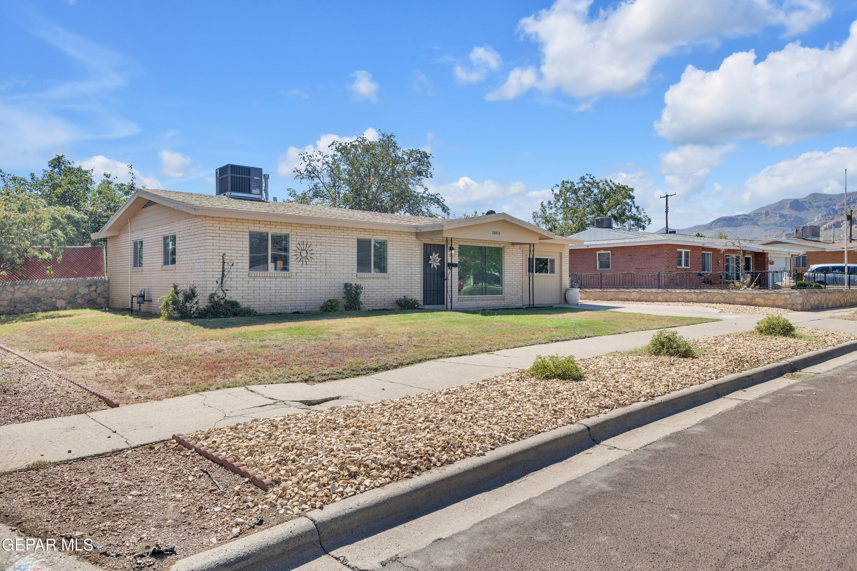 10013 Keystone Lane El Paso, TX 79924 - Photo 3 of 42 1 (3)