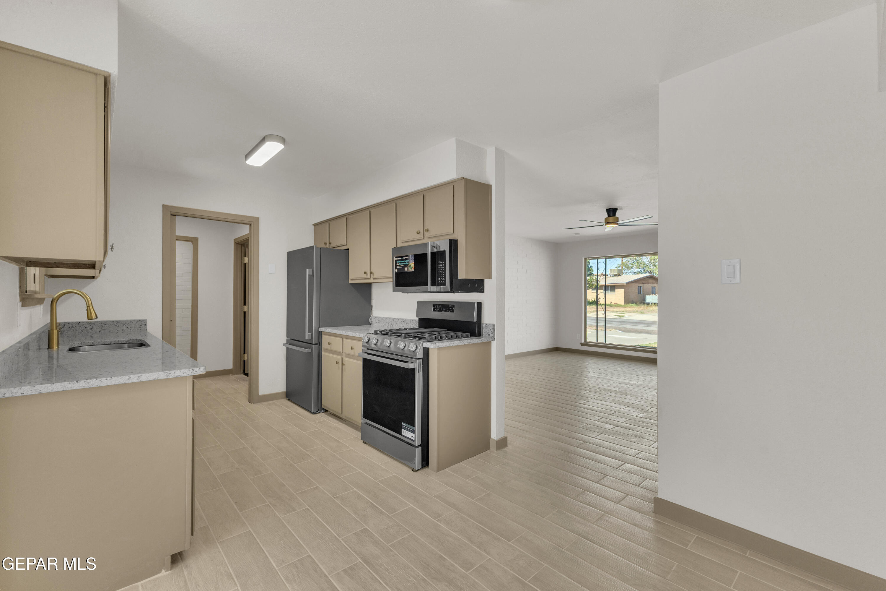 10013 Keystone Lane El Paso, TX 79924 - Photo 6 of 42 2 (3)