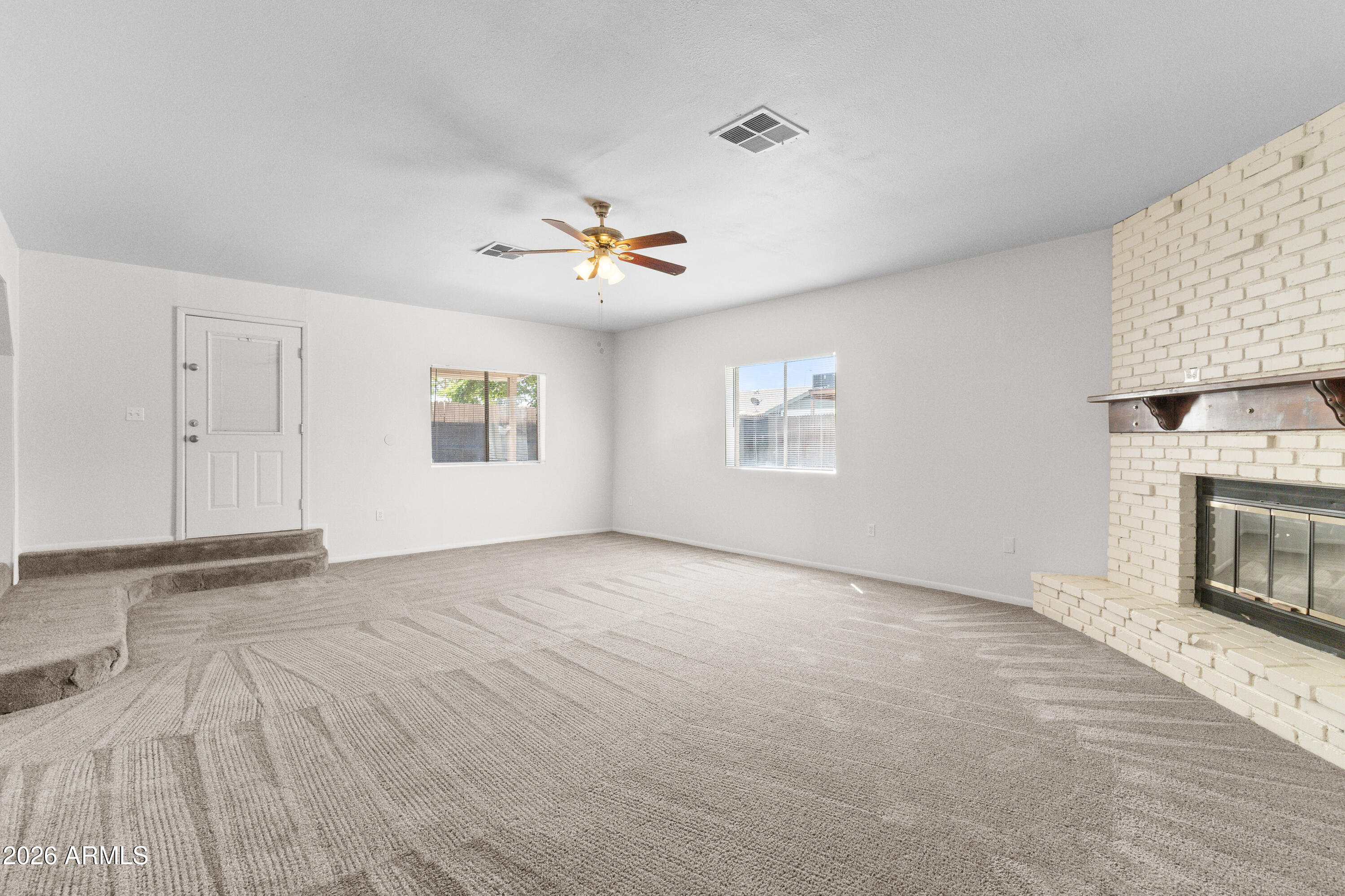 8825 West Roma Avenue Phoenix, AZ 85037 - Photo 4 of 21