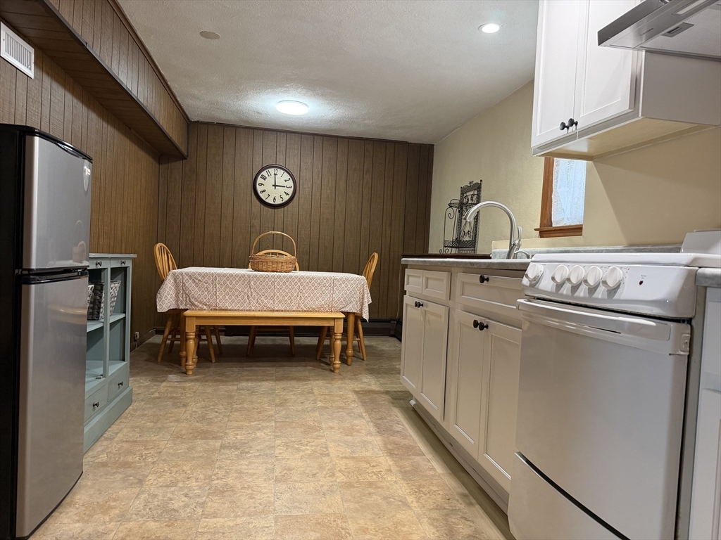 23 Orchard Avenue Saugus, MA 01906 - Photo 27 of 42