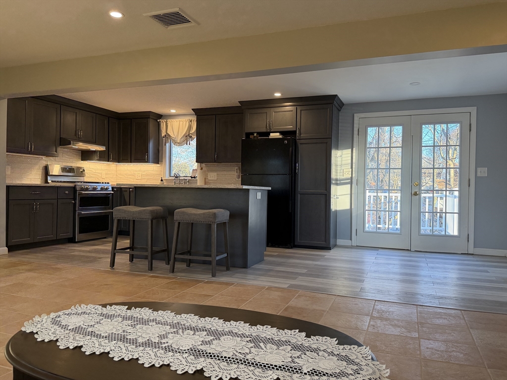 23 Orchard Avenue Saugus, MA 01906 - Photo 3 of 42