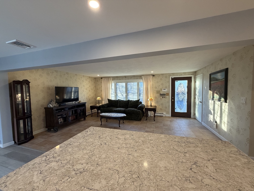 23 Orchard Avenue Saugus, MA 01906 - Photo 9 of 42