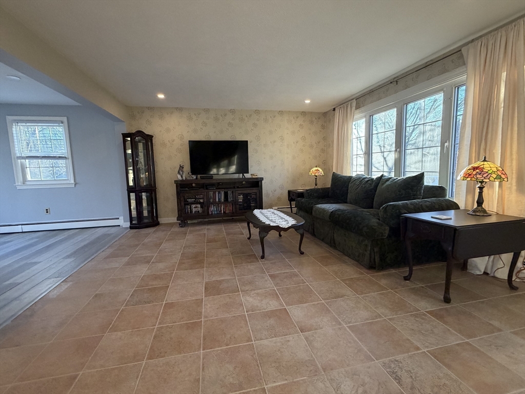 23 Orchard Avenue Saugus, MA 01906 - Photo 10 of 42