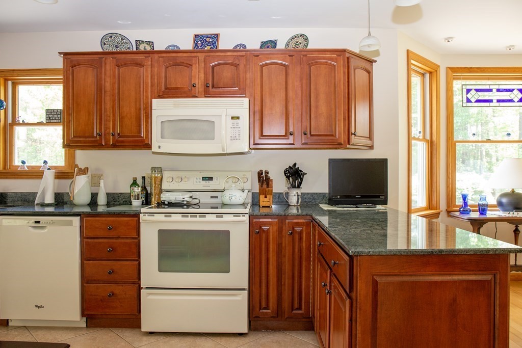 99 Log Plain Road Greenfield, MA 01301 - Photo 12 of 42 Gallery Image 12
