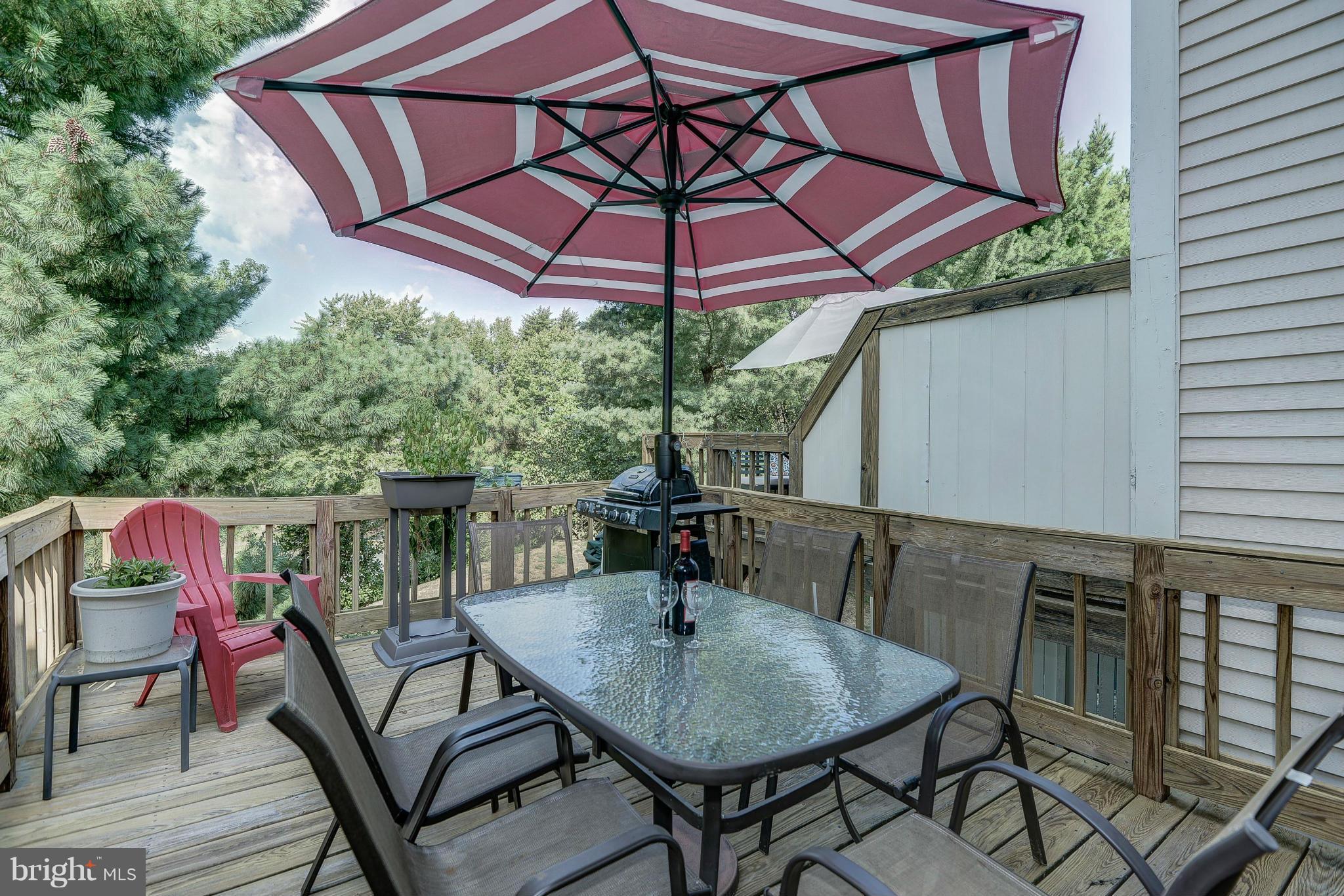 1690 Oaktree Court Reston, VA 20194 - Photo 14 of 30 Deck