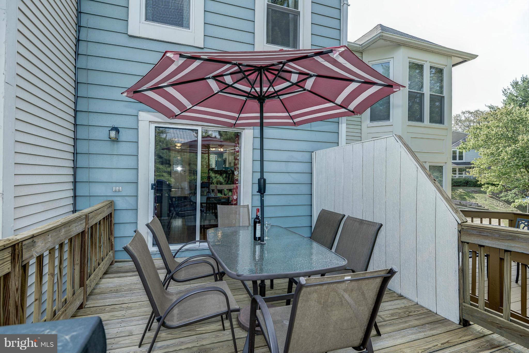 1690 Oaktree Court Reston, VA 20194 - Photo 15 of 30 Exterior (Rear)