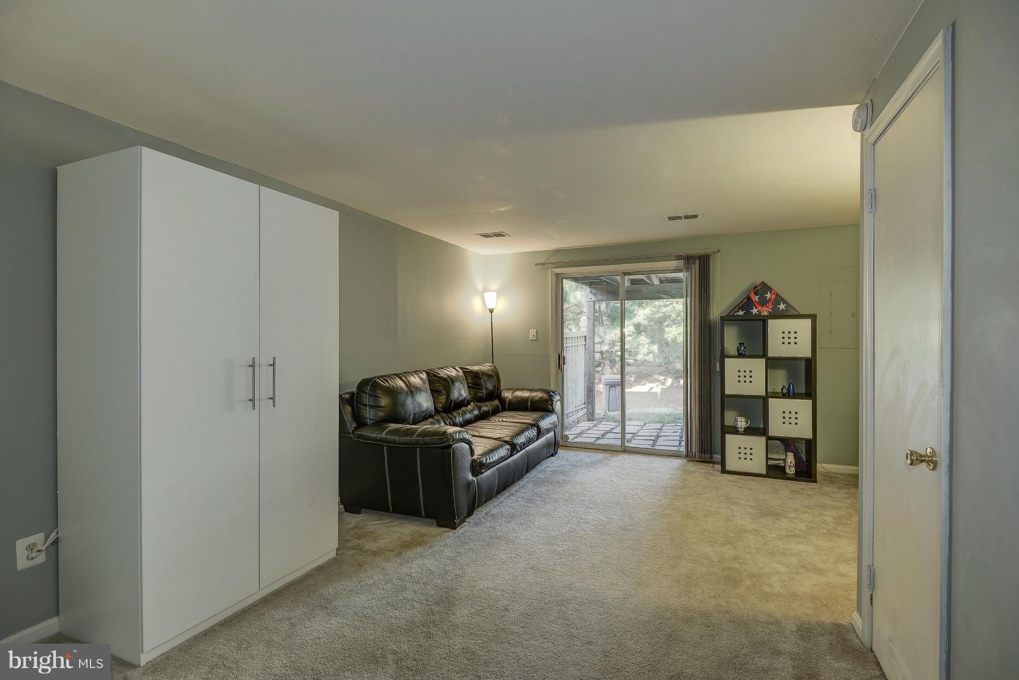 1690 Oaktree Court Reston, VA 20194 - Photo 27 of 30 Bedroom 3