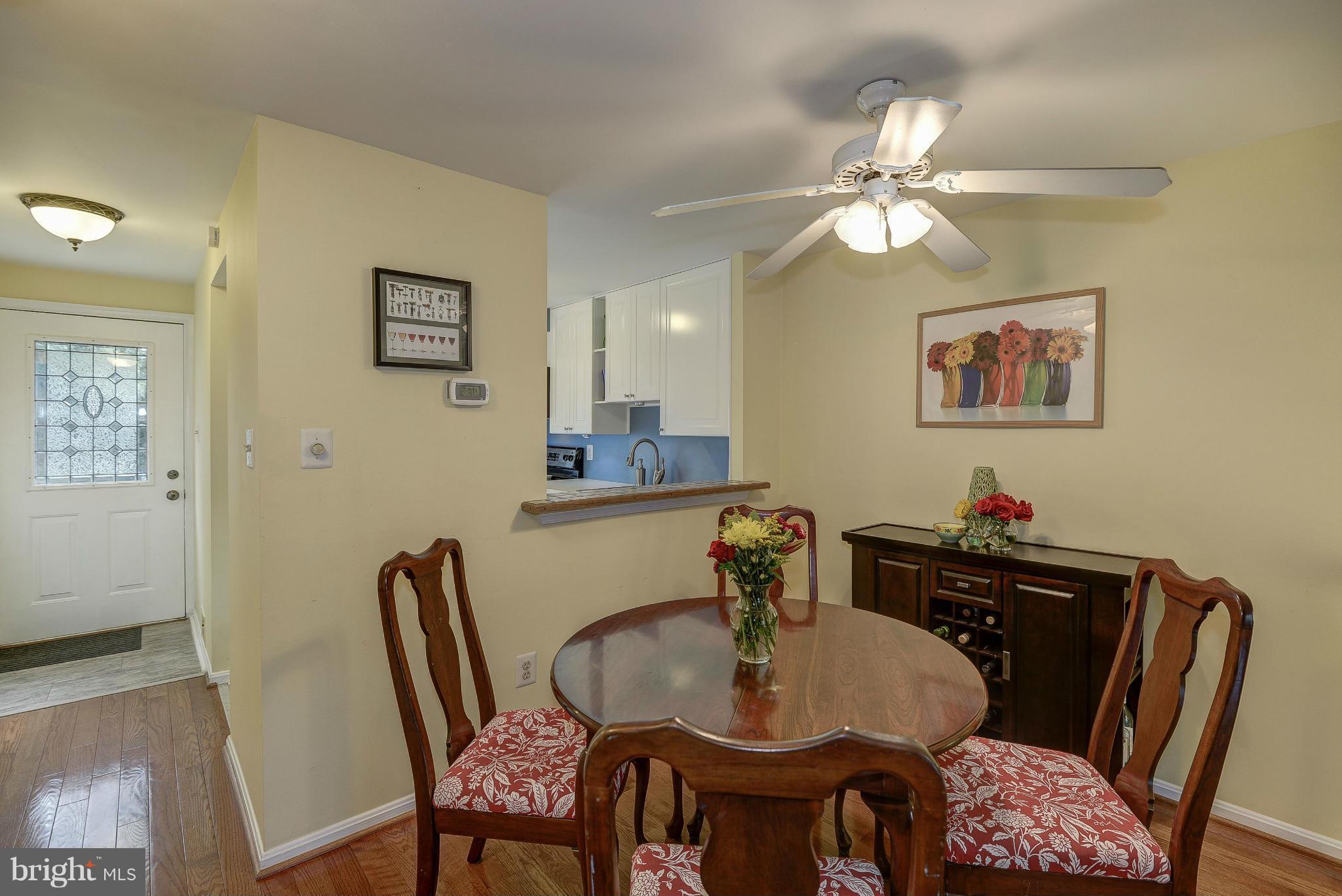 1690 Oaktree Court Reston, VA 20194 - Photo 7 of 30 Dining Room